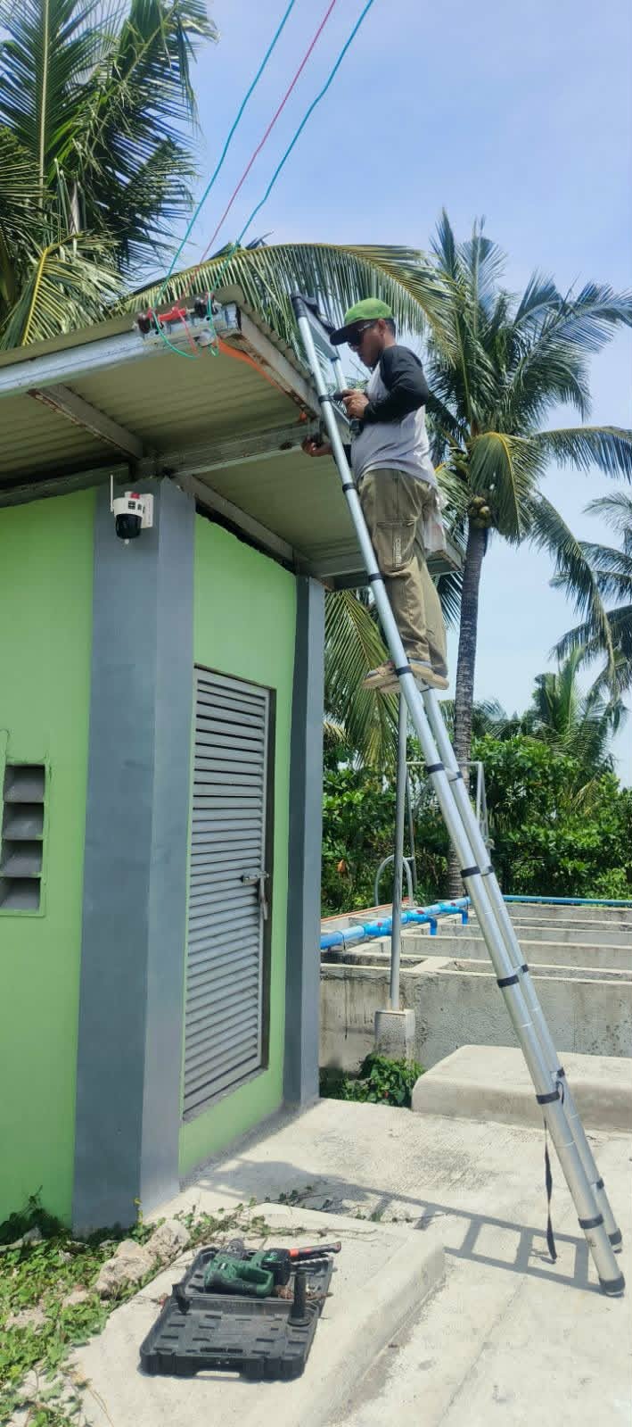 Queued installation panels at Quezon